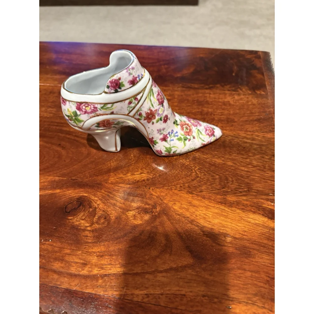 Floral Shoe Figure by Formalities Vintage Decor Great Condition